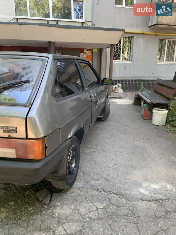Хэтчбек ВАЗ / Lada 2108 1985 в Днепре