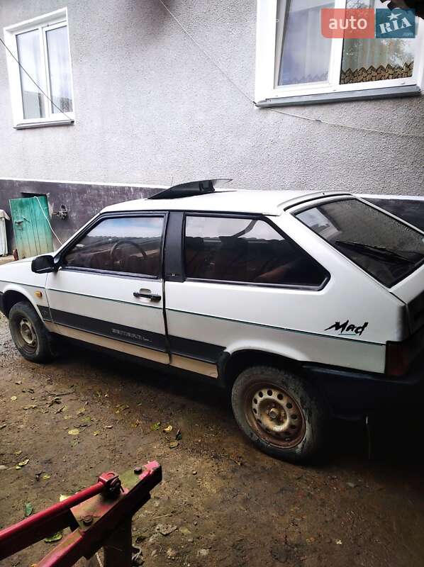 Хетчбек ВАЗ / Lada 2108 1992 в Львові фото 3 Хетчбек ВАЗ / Lada 2108 1992 в Львові