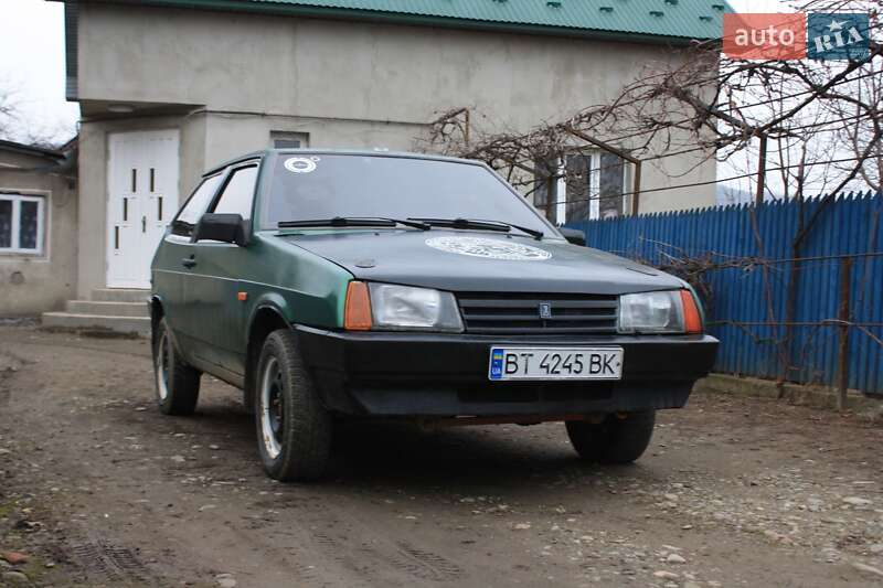 Хэтчбек ВАЗ / Lada 2108 1999 в Черновцах фото 3 Хэтчбек ВАЗ / Lada 2108 1999 в Черновцах