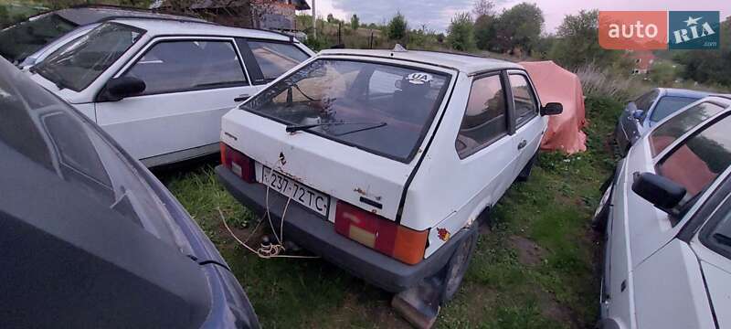 Хетчбек ВАЗ / Lada 2108 1986 в Львові фото 3 Хетчбек ВАЗ / Lada 2108 1986 в Львові