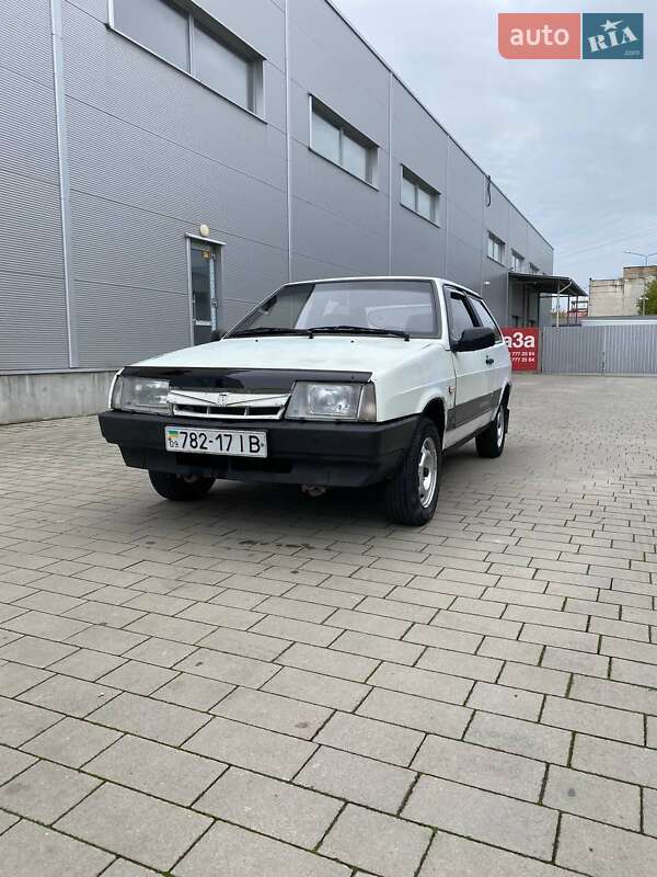 Хэтчбек ВАЗ / Lada 2108 1988 в Ивано-Франковске