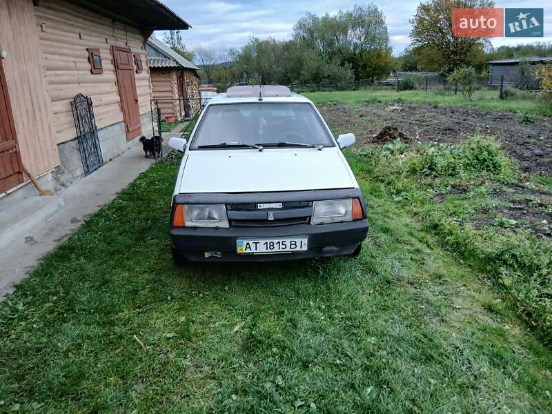 Хэтчбек ВАЗ / Lada 2108 1988 в Ивано-Франковске фото Хэтчбек ВАЗ / Lada 2108 1988 в Ивано-Франковске