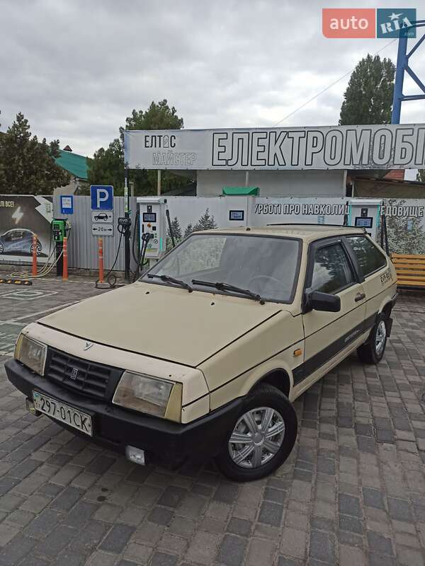 Хэтчбек ВАЗ / Lada 2108 1987 в Горишних Плавнях