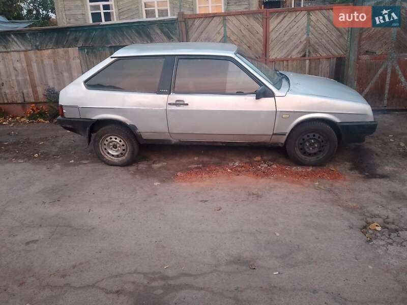 Хэтчбек ВАЗ 2108 1993 в  фото Хэтчбек ВАЗ 2108 1993 в