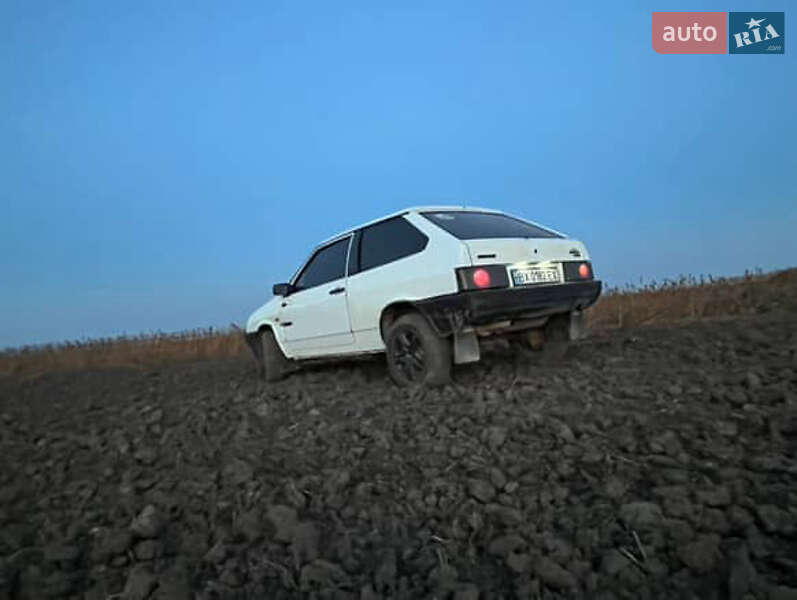 Хетчбек ВАЗ / Lada 2108 1989 в Городку