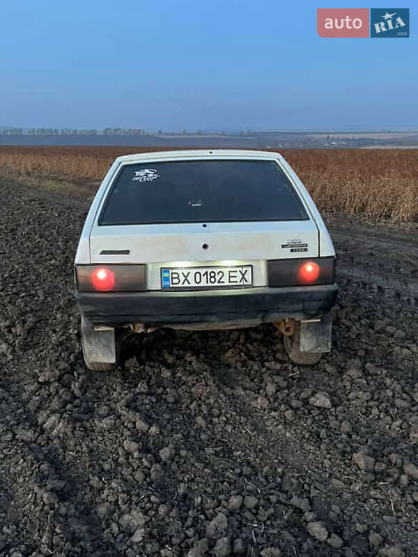 Хетчбек ВАЗ / Lada 2108 1989 в Городку