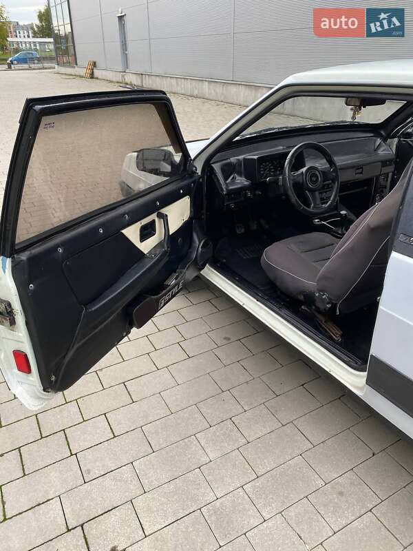 Хетчбек ВАЗ / Lada 2108 1988 в Івано-Франківську фото 4 Хетчбек ВАЗ / Lada 2108 1988 в Івано-Франківську