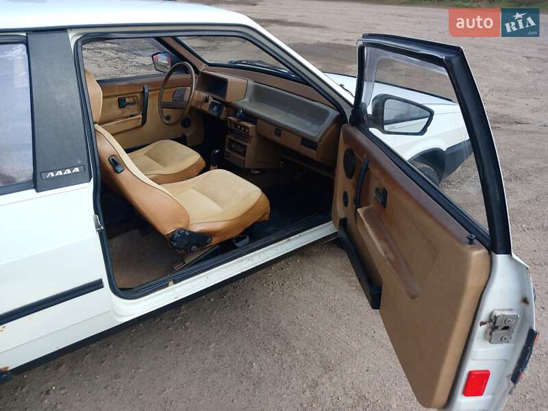 Хетчбек ВАЗ / Lada 2108 1987 в Великому Бурлуку фото 28 Хетчбек ВАЗ / Lada 2108 1987 в Великому Бурлуку