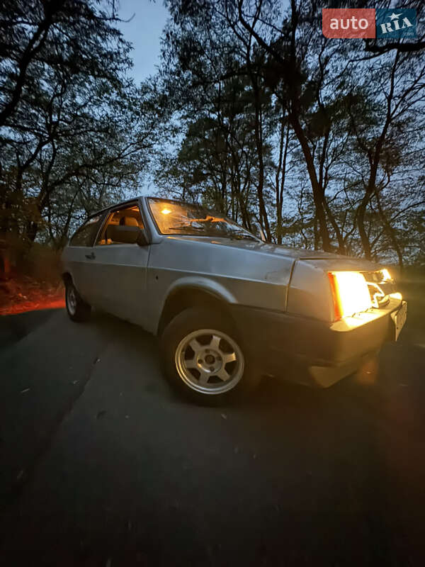 Хэтчбек ВАЗ / Lada 2108 1993 в Чернигове