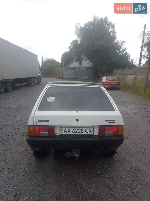 Хетчбек ВАЗ 2108 1995 в  фото Хетчбек ВАЗ 2108 1995 в