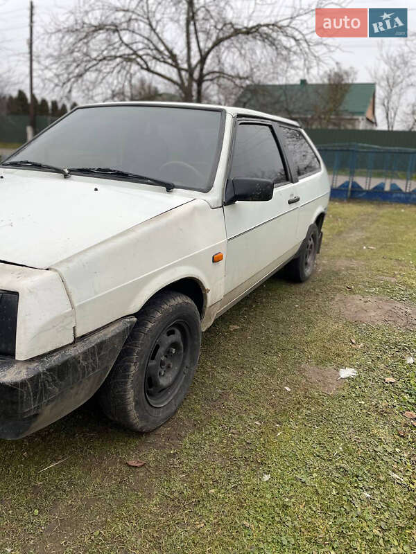 Хэтчбек ВАЗ / Lada 2108 1990 в Ровно