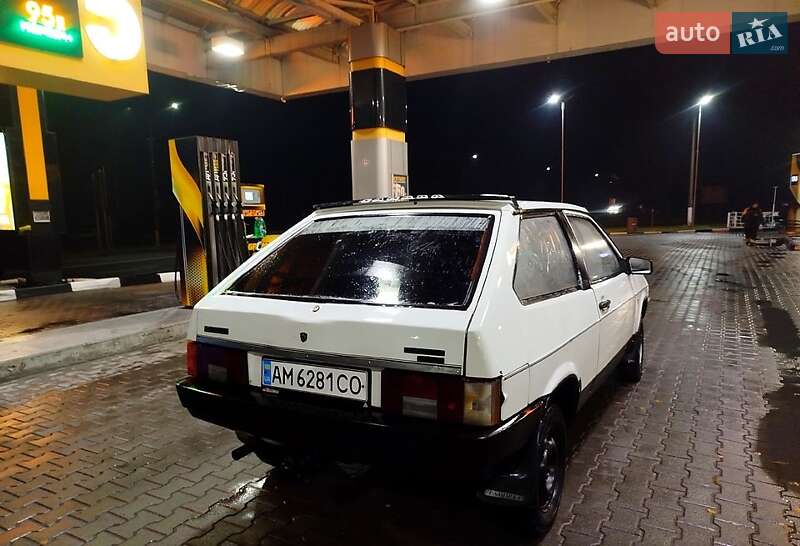 Хэтчбек ВАЗ / Lada 2108 1993 в Житомире