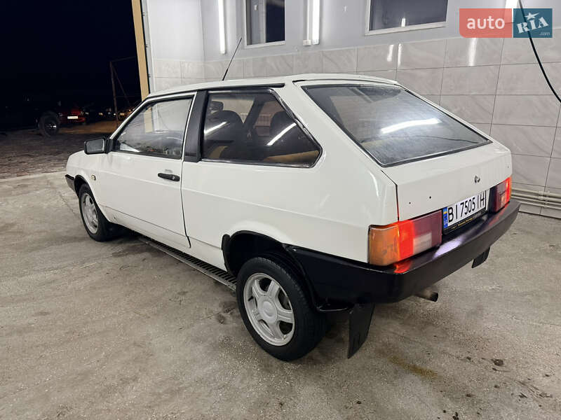 Хетчбек ВАЗ / Lada 2108 1985 в Краснограді