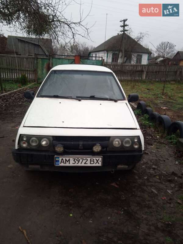 Хэтчбек ВАЗ / Lada 2108 1988 в Радомышле