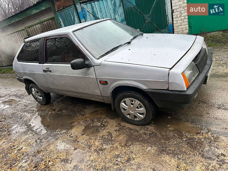 Хетчбек ВАЗ / Lada 2108 1988 в Києві