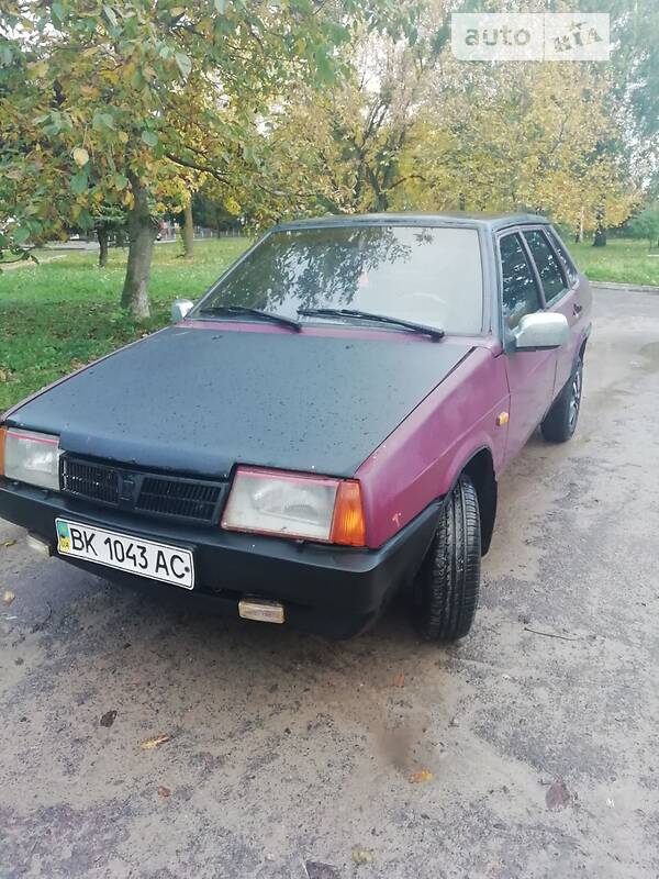 Седан ВАЗ / Lada 21099 1997 в Ровно