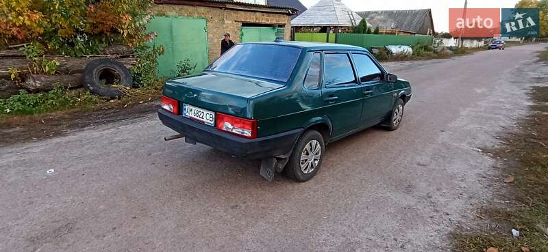 Седан ВАЗ / Lada 21099 2004 в Радомышле