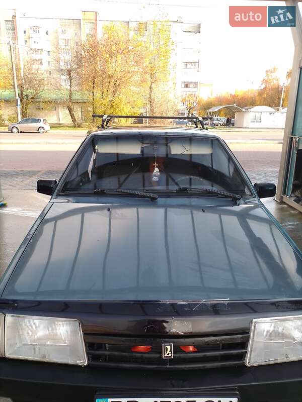 Седан ВАЗ / Lada 21099 2001 в Луцке
