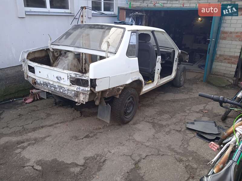 Седан ВАЗ / Lada 21099 1999 в Черкасах