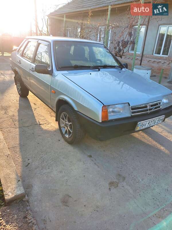 Седан ВАЗ / Lada 21099 2001 в Одессе