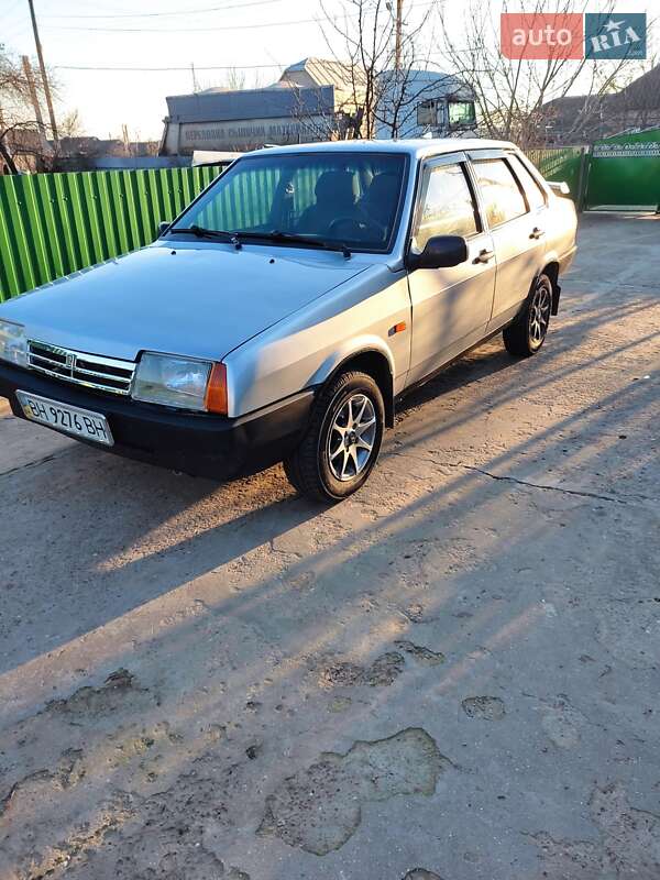 Седан ВАЗ / Lada 21099 2001 в Одессе