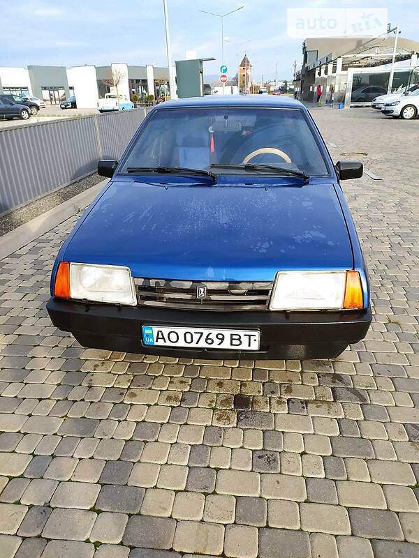 Седан ВАЗ / Lada 21099 2004 в Ужгороде