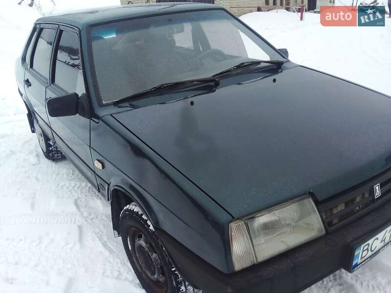 Седан ВАЗ / Lada 21099 2004 в Львове