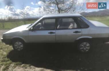 Седан ВАЗ / Lada 21099 2000 в Косові