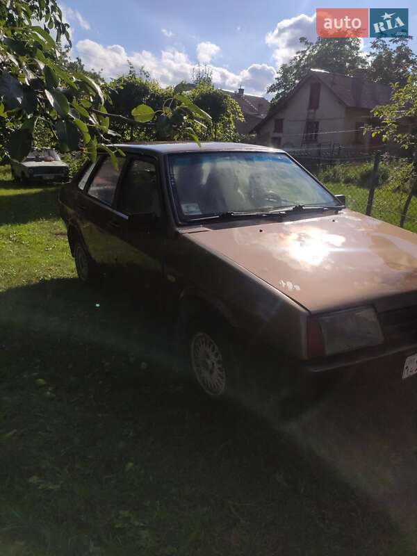 Седан ВАЗ / Lada 21099 1993 в Золочеве