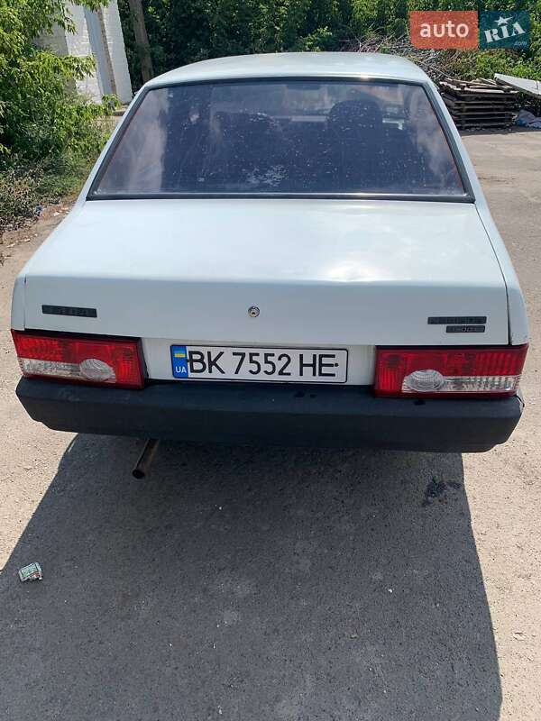 Седан ВАЗ / Lada 21099 2000 в Дубні