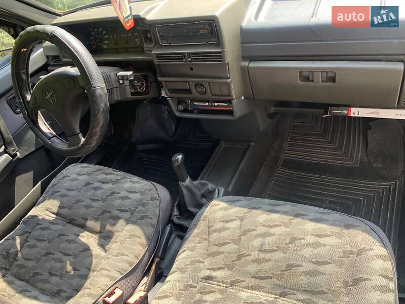 Седан ВАЗ / Lada 21099 2000 в Дубні