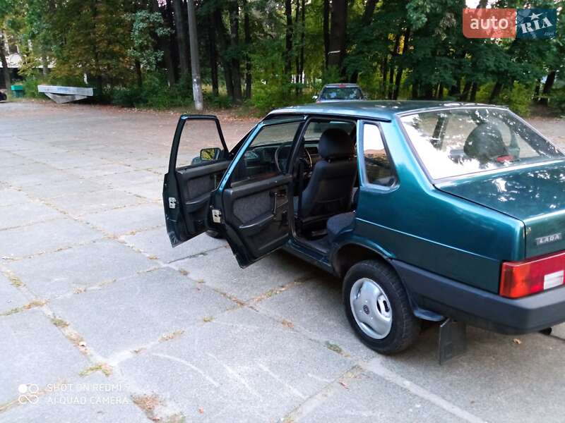 Седан ВАЗ / Lada 21099 2005 в Києві