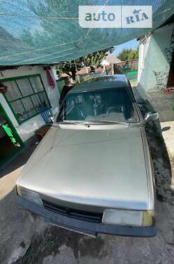 Седан ВАЗ / Lada 21099 2001 в Верхнеднепровске