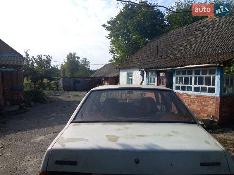 Седан ВАЗ / Lada 21099 1998 в Бердичеве