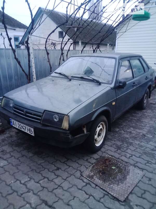 Седан ВАЗ / Lada 21099 1997 в Киеве