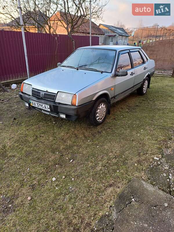 Седан ВАЗ / Lada 21099 2002 в Мукачевому