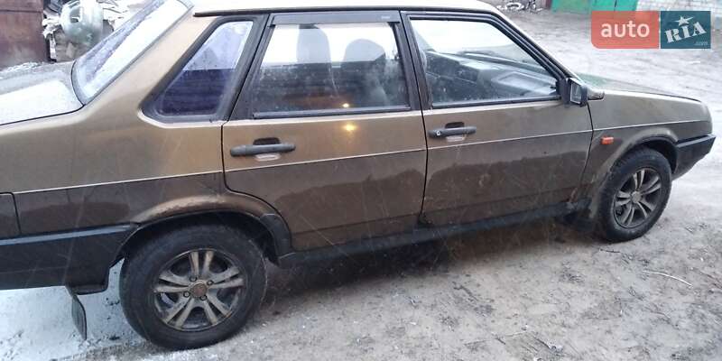 Седан ВАЗ / Lada 21099 1999 в Харькове