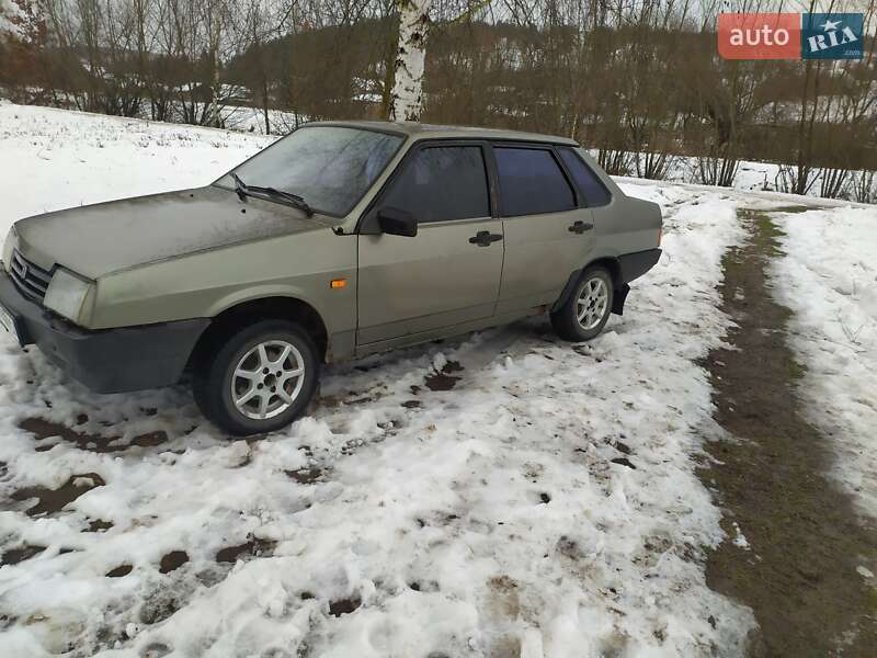 Седан ВАЗ / Lada 21099 2003 в Ивано-Франковске