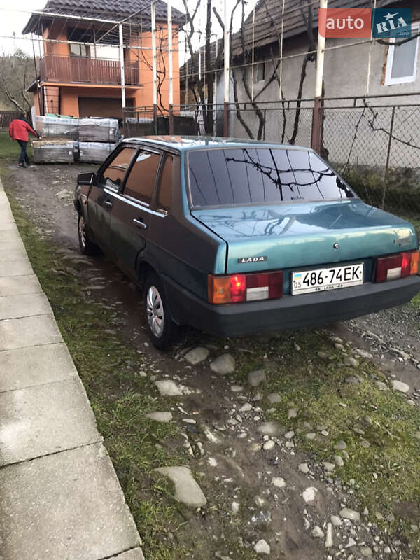 Седан ВАЗ / Lada 21099 2001 в Сваляві