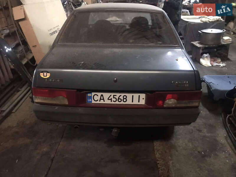 Седан ВАЗ / Lada 21099 2001 в Черновцах