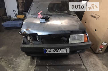 Седан ВАЗ / Lada 21099 2001 в Чернівцях