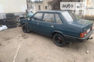 Седан ВАЗ / Lada 21099 2004 в Киеве