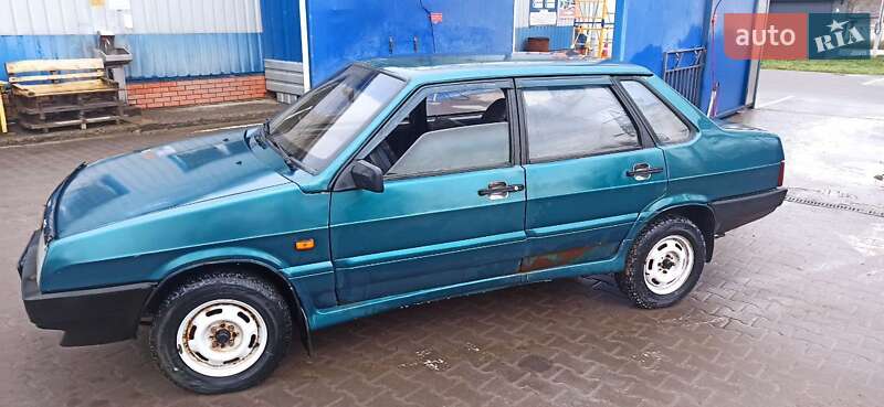 Седан ВАЗ / Lada 21099 2002 в Хмельницком