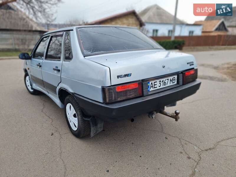 Седан ВАЗ / Lada 21099 2004 в Кривому Розі