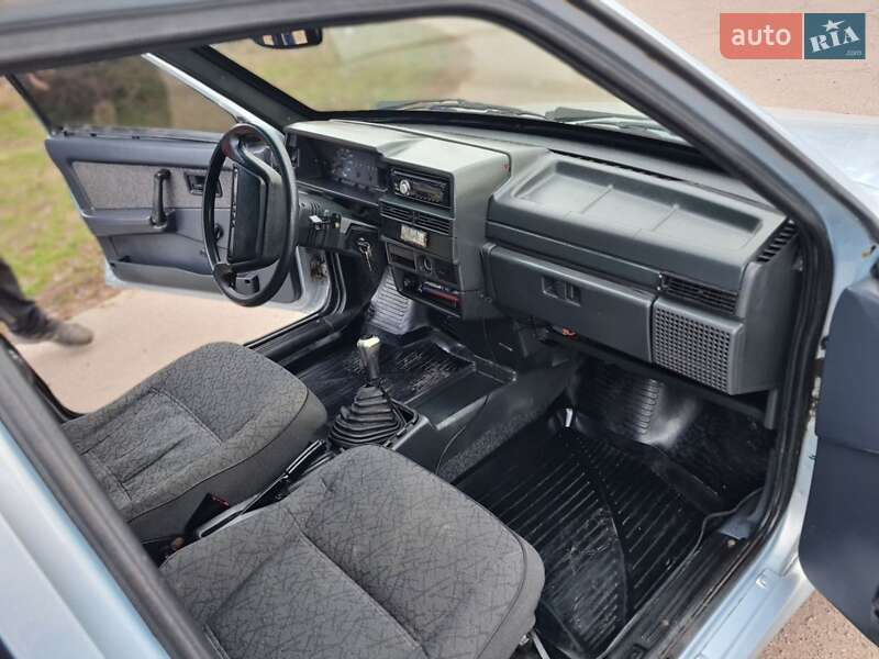 Седан ВАЗ / Lada 21099 2004 в Кривому Розі