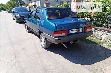 Седан ВАЗ / Lada 21099 2000 в Змиеве