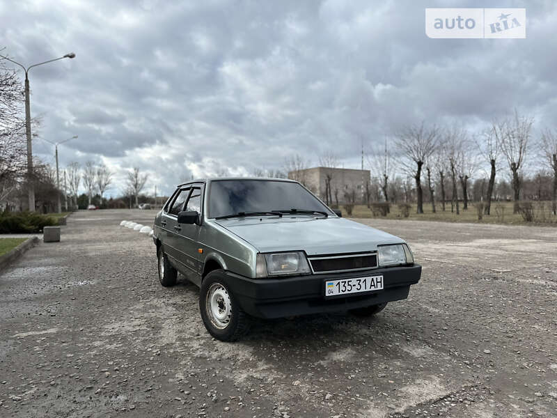 Седан ВАЗ / Lada 21099 1993 в Кривом Роге