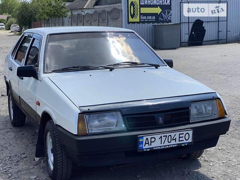 Седан ВАЗ / Lada 21099 1998 в Днепре