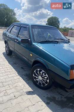 Седан ВАЗ 21099 2000 в 
