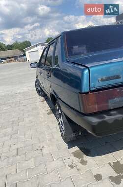 Седан ВАЗ 21099 2000 в 
